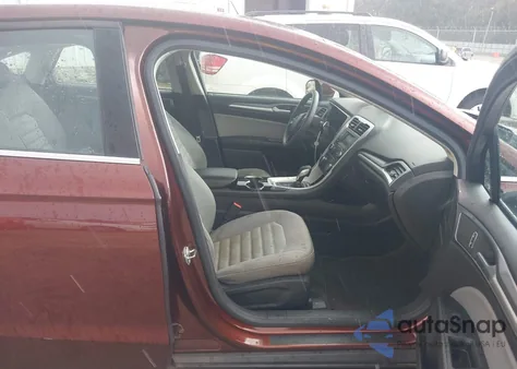 2015 Ford Fusion S z USA, uszkodzony, nr VIN 3FA6P0G78FR218422